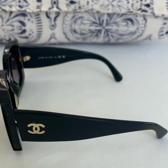 Chanel | Women’s Black Sunglasses – Excellent Condition - Picture 3 of 11